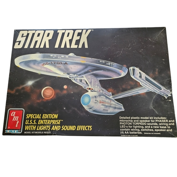 Star Trek U.S.S. Enterprise Model Kit Special Ed. Lights,sound,collectable - Picture 1 of 11